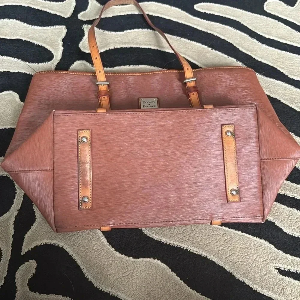 Dooney & Bourke Tote